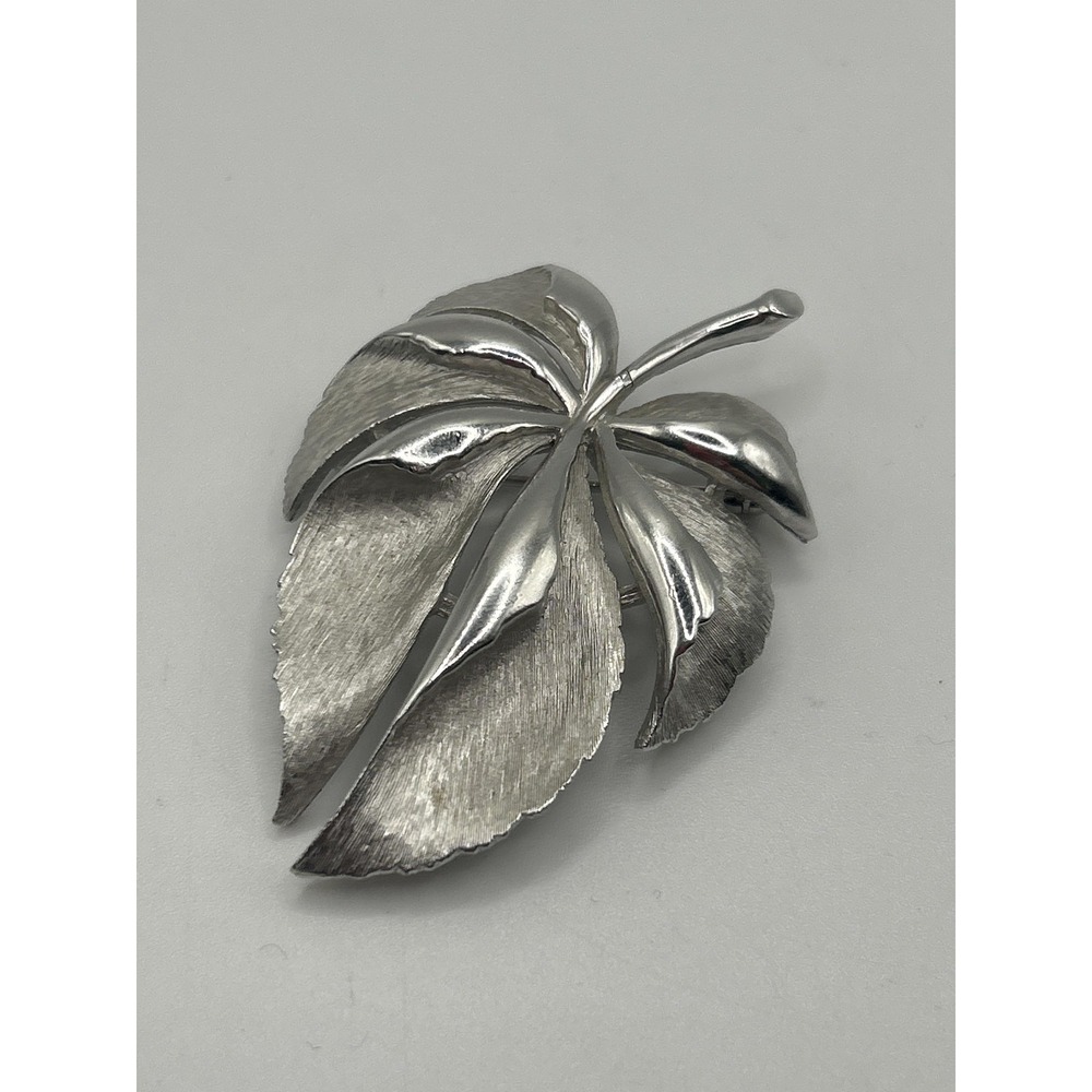 Vintage Trifari Leaf Brooch Silver‎ Tone Textured Polished Petal Pin Jewelry